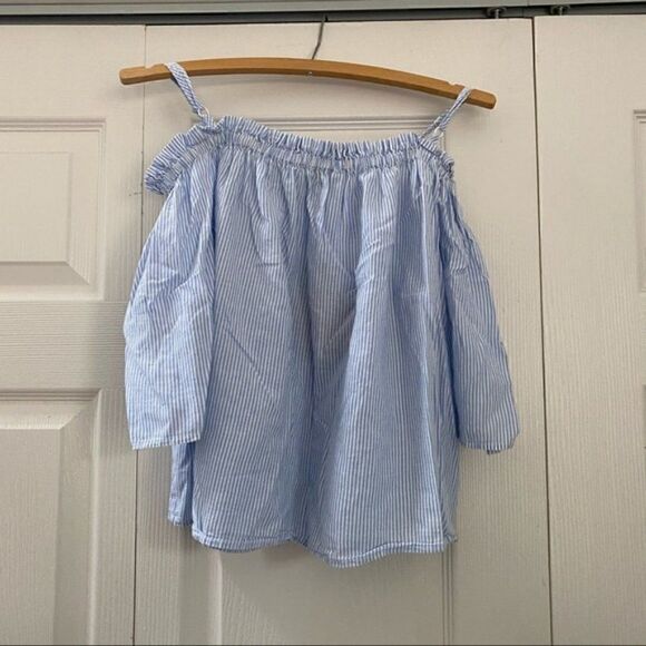 Forever 21 Embroidered Off the shoulder Shirt - Picture 3 of 8